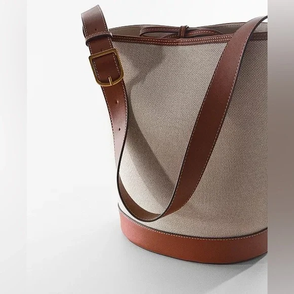 Mango Combined Bucket Handbag in Black – Used Twice – Excellent Condition - Picture 4 of 4